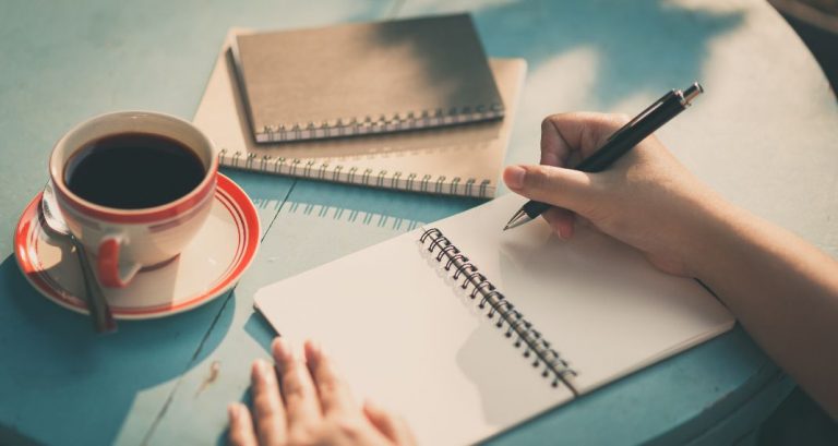 6 Best Ways to Write a Brilliant Observation Essay With Topics List